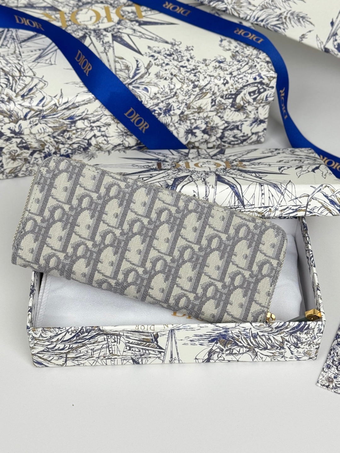 CD 30 Montaigne Voyageur Slim 19.5cm Grayish Jacquard 258612