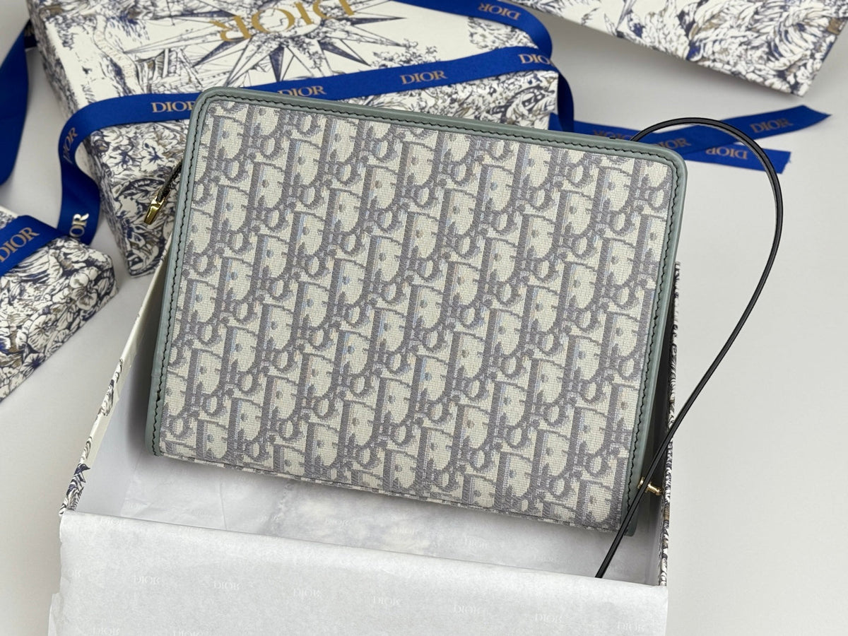 CD 30 Montaigne Dea Pouch 26cm Grayish Jacquard 258617