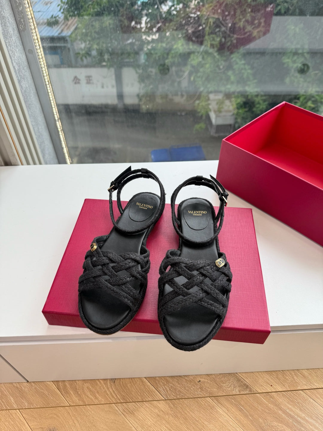 VLogo Bribri Espadrille Sandals Black Raffia Leather 933617