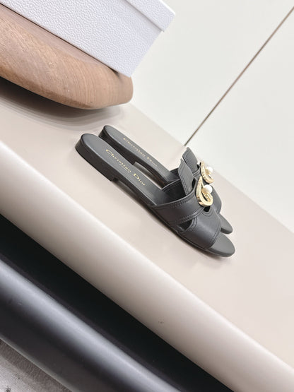 CD 30 Montaigne Slide Black Calfskin 738229