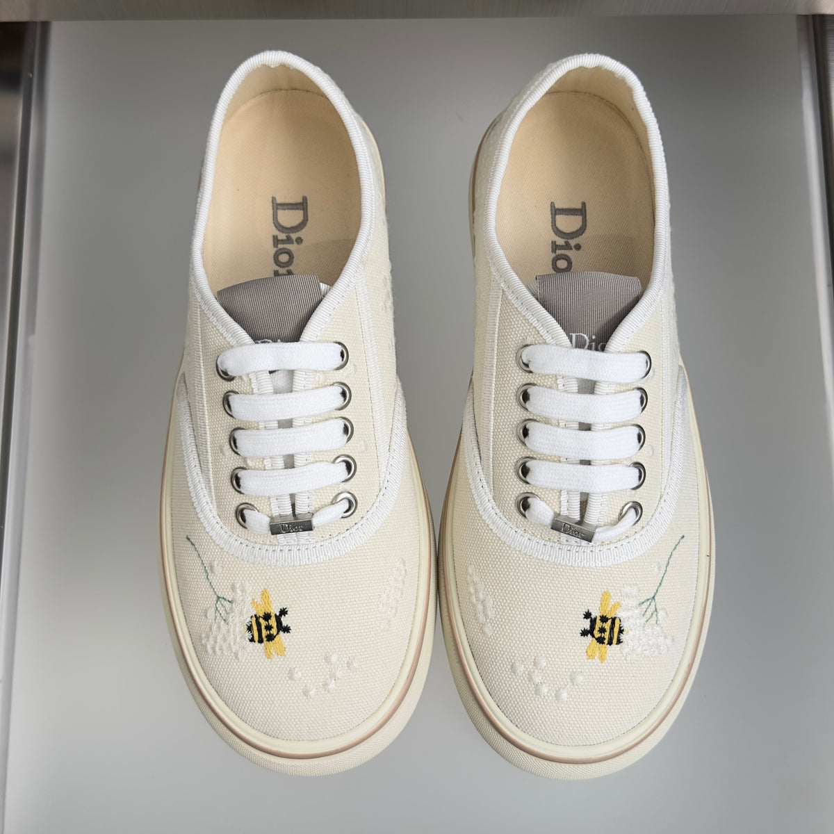 CD 26s Saltwind Sneakers Cream Canvas 920080