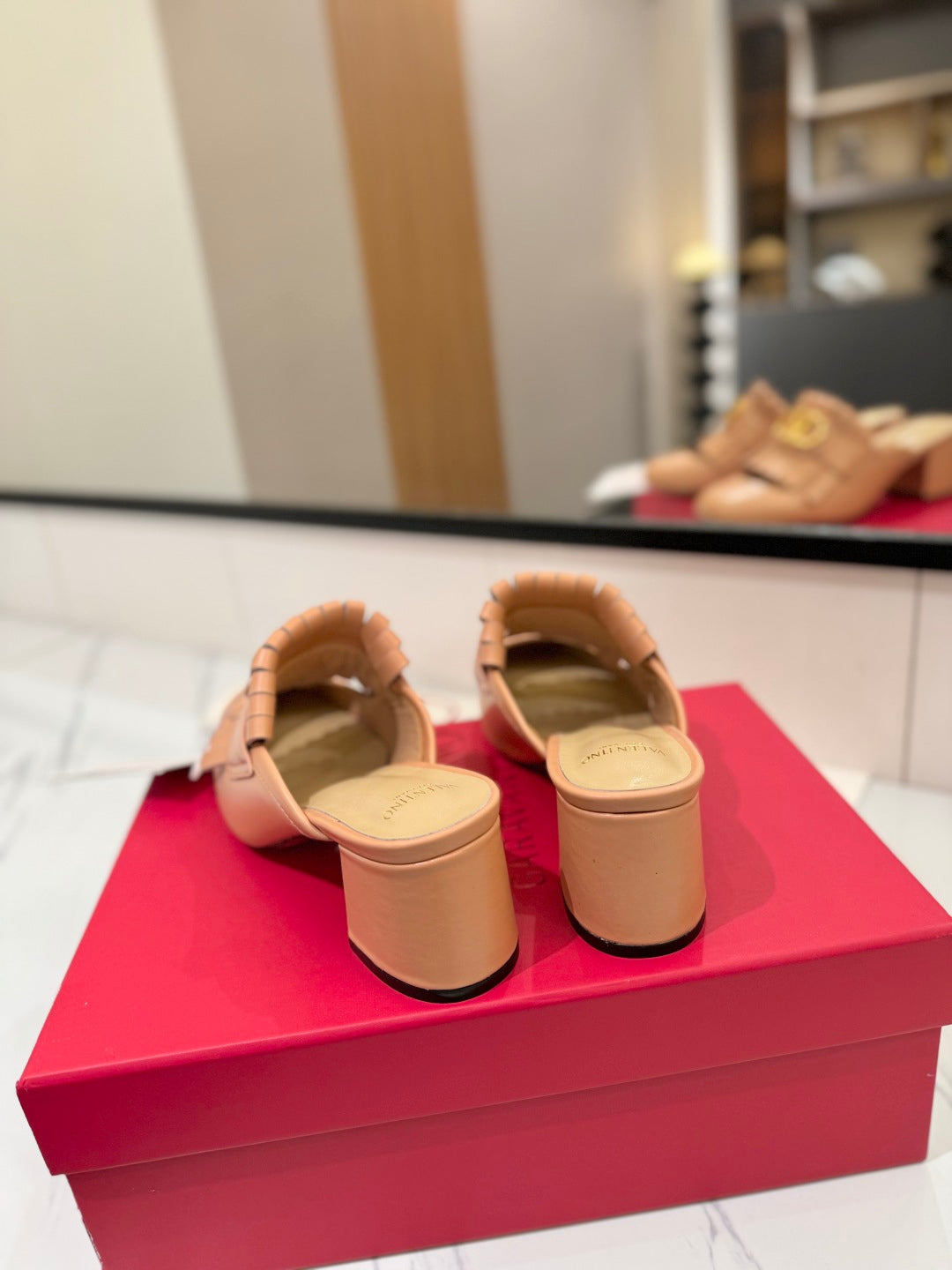 VT 2025 Signature Heeled Mule Cantaloupe Calf Leather 295080