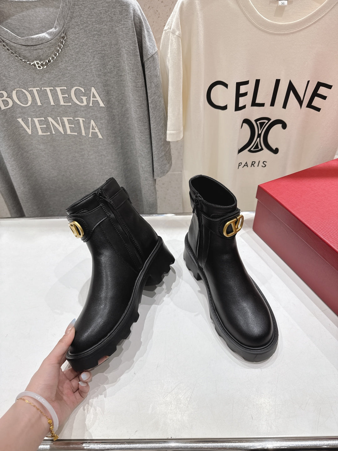 VT short boots black calfskin 174437