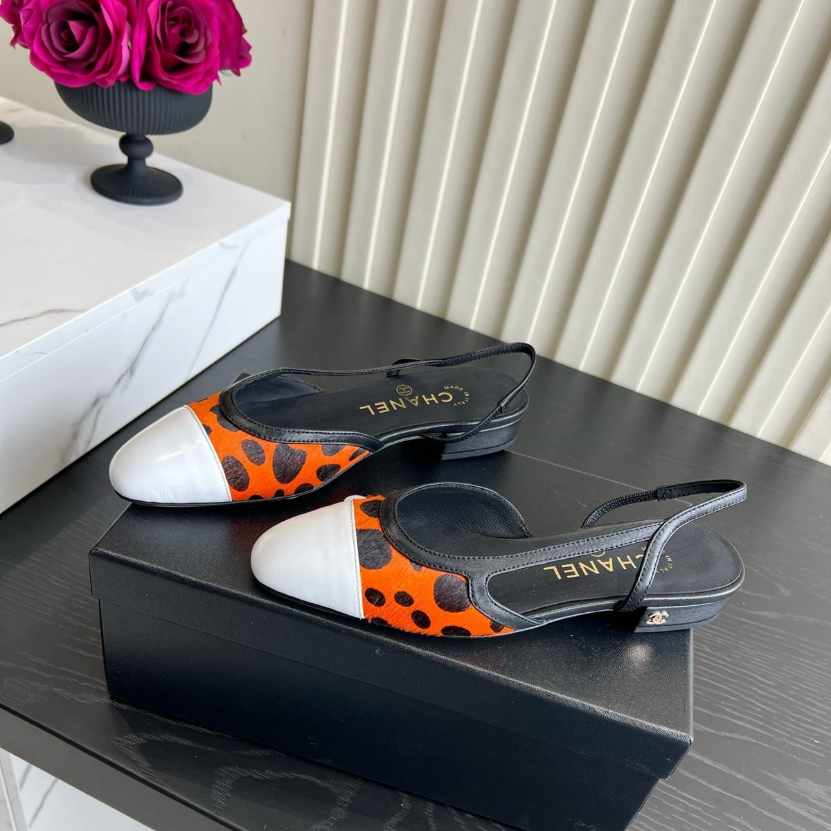 CC 26s Slingback Black Orange Horsehair 850773
