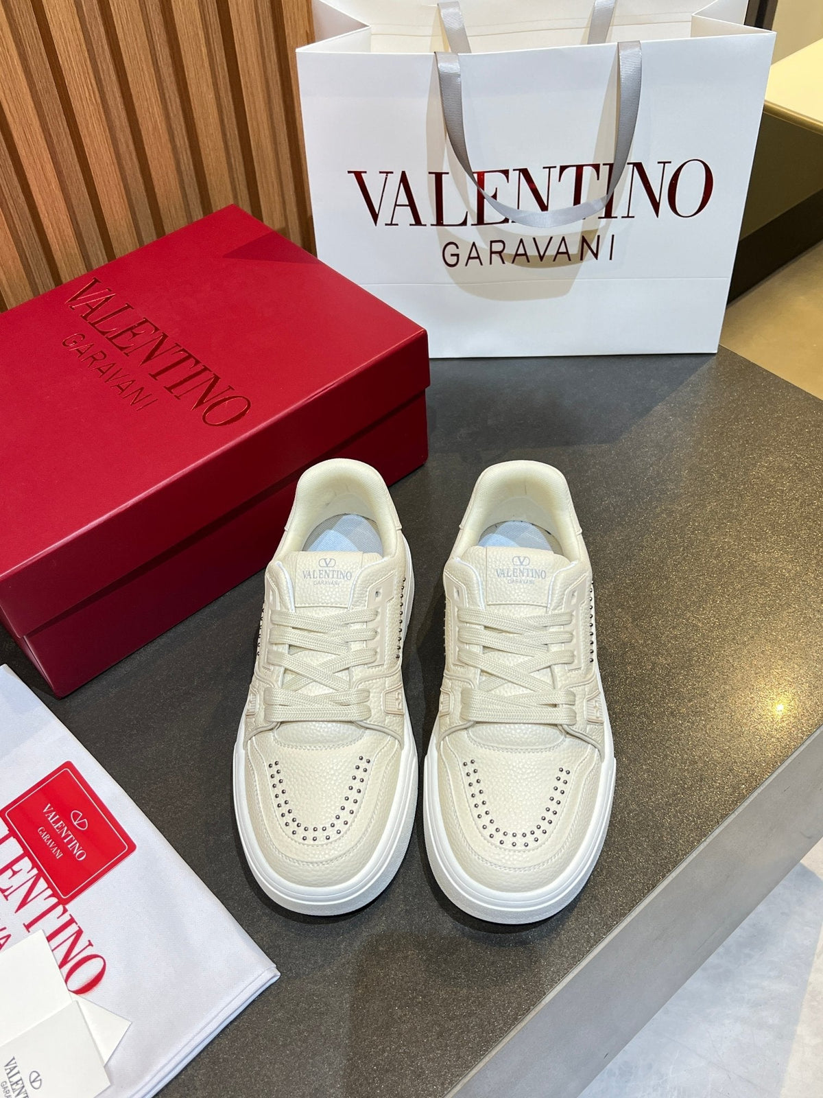 VT 26s Upvillage Trainers Off White Cream Leather Studded 105519