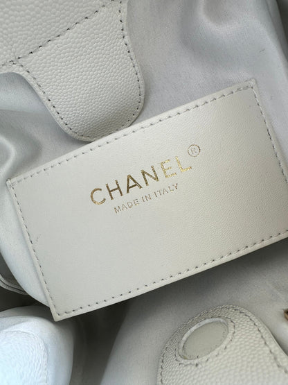 Chanel 2025 Backpack 23cm White Grained Calfskin 318277