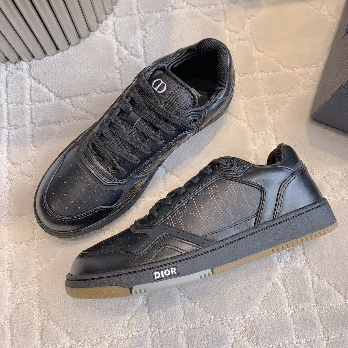 CD B27 Low-Top Sneaker Black Calfskin