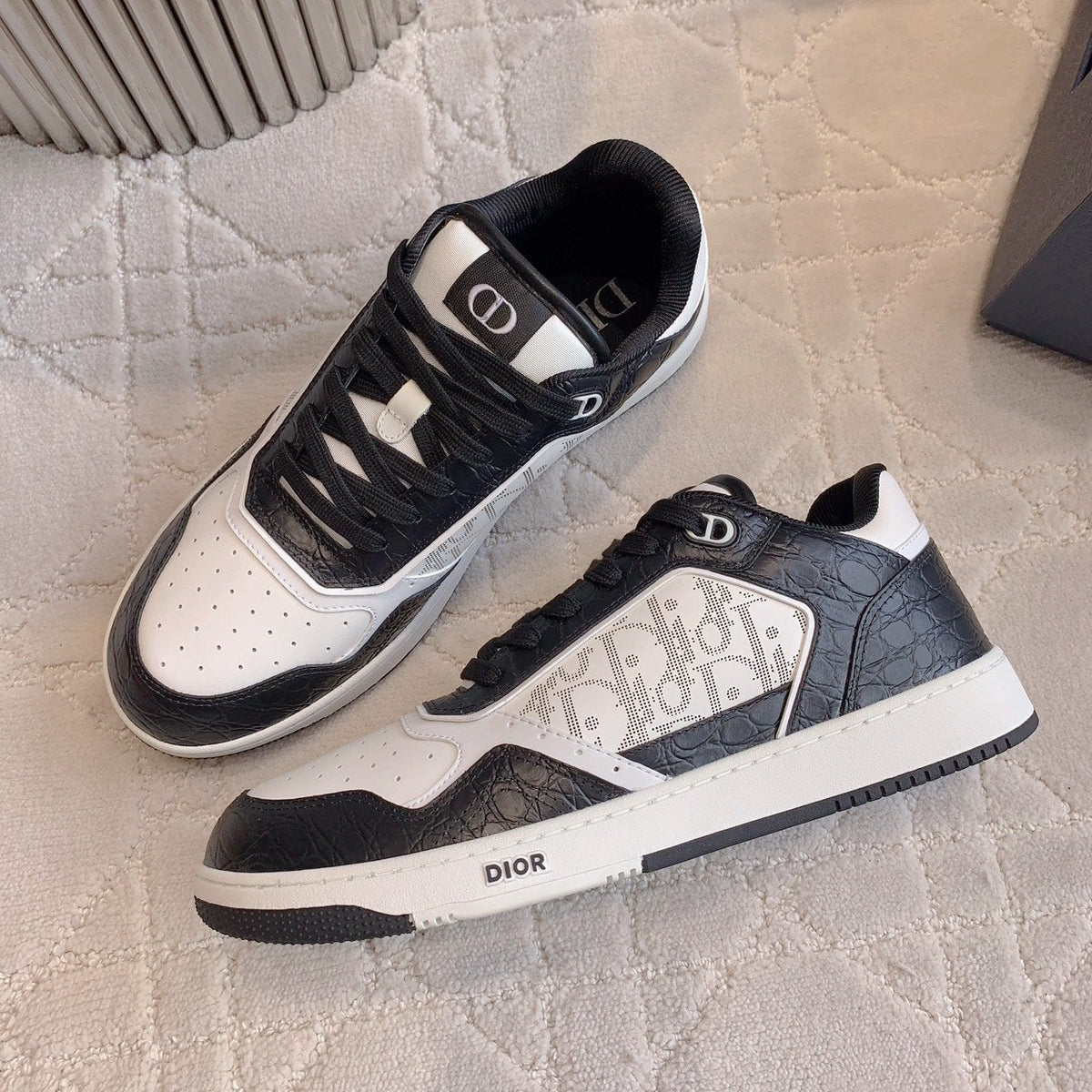 CD B27 Low-Top Sneaker White Black Print Wrinkled Calfskin