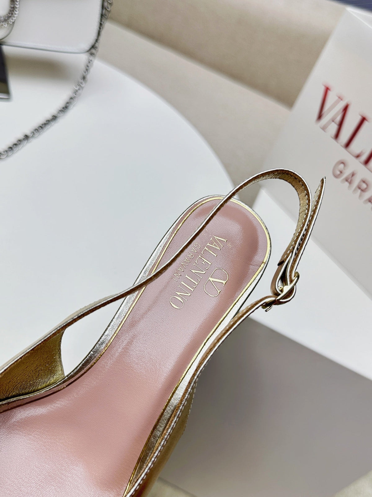 HIGH SLINGBACK 60MM IN GOLD CALFSKIN