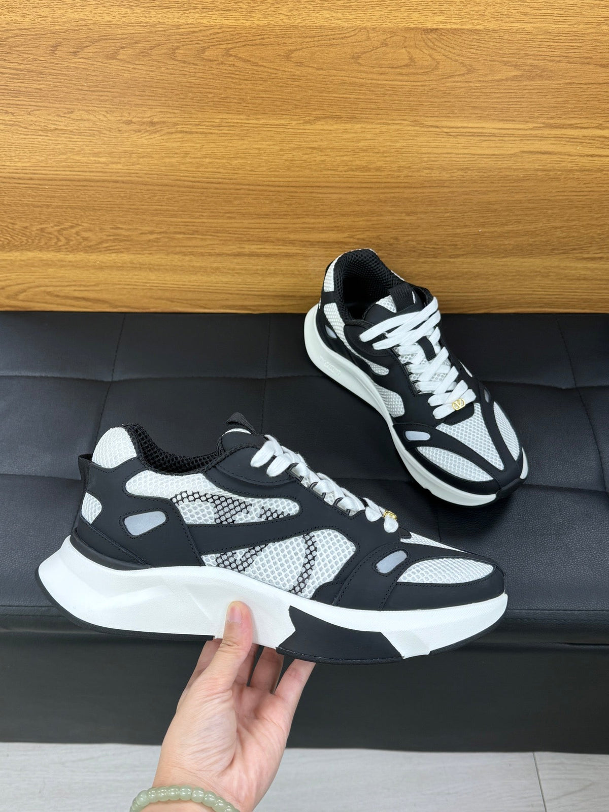VT 26s Demivee Trainers White Black Mesh Suede 104027