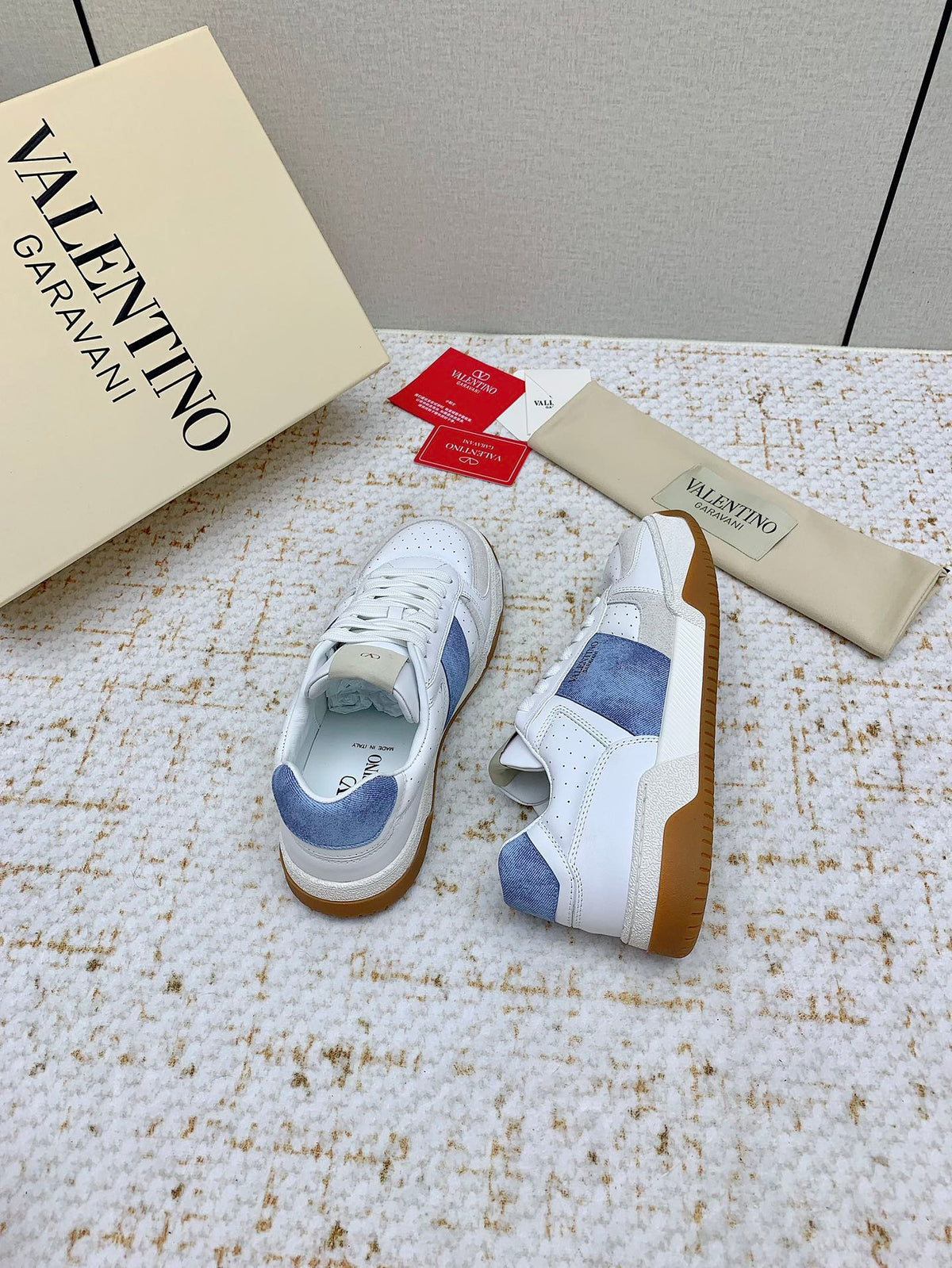 VT 25 Low Top Garavani Sneaker Denim White Cowhide