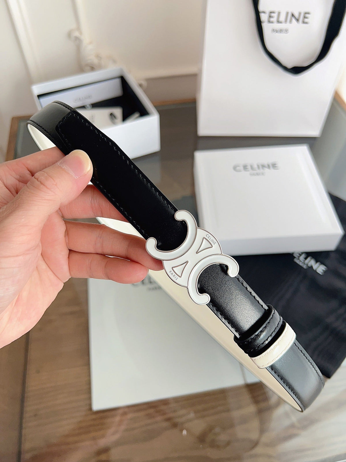 CELINE 26S REVERSIBLE BELT 25 MM IN BLACK AND WHITE CALFSKIN 669841