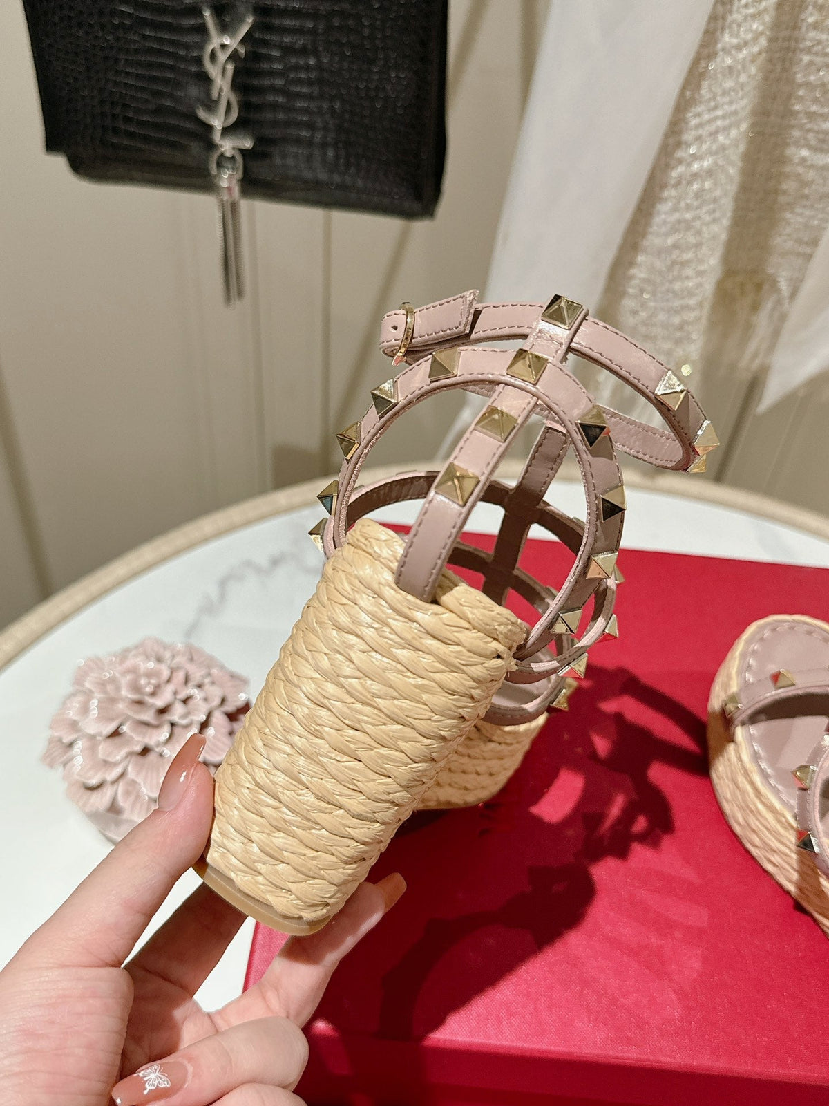 Rockstud Ankle Strap Wedge Sandal In Crepe Pink Calfskin Leather And Beige Raffia 100mm 829391
