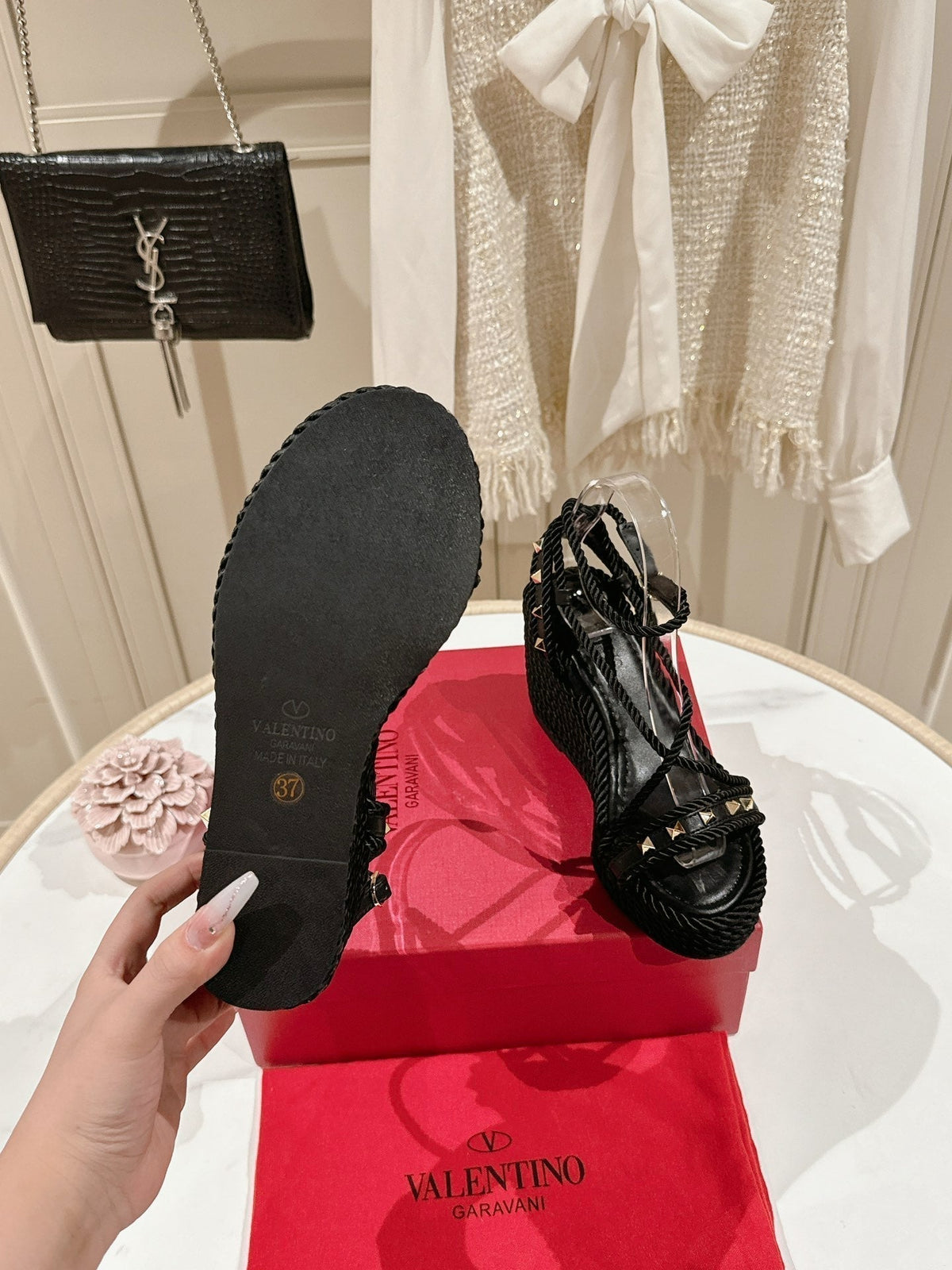 Rockstud Flatform Sandal 10mm In Black Calfskin And Nylon Rope  829393
