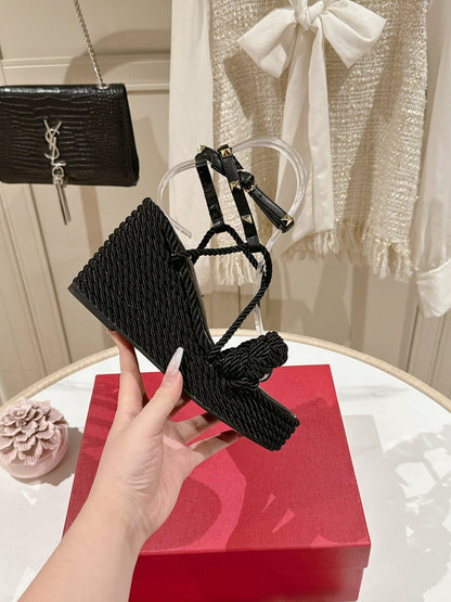 Garavani Rockstud Wedge Sandals 100mm In Black Calfskin And Nylon Rope 829395