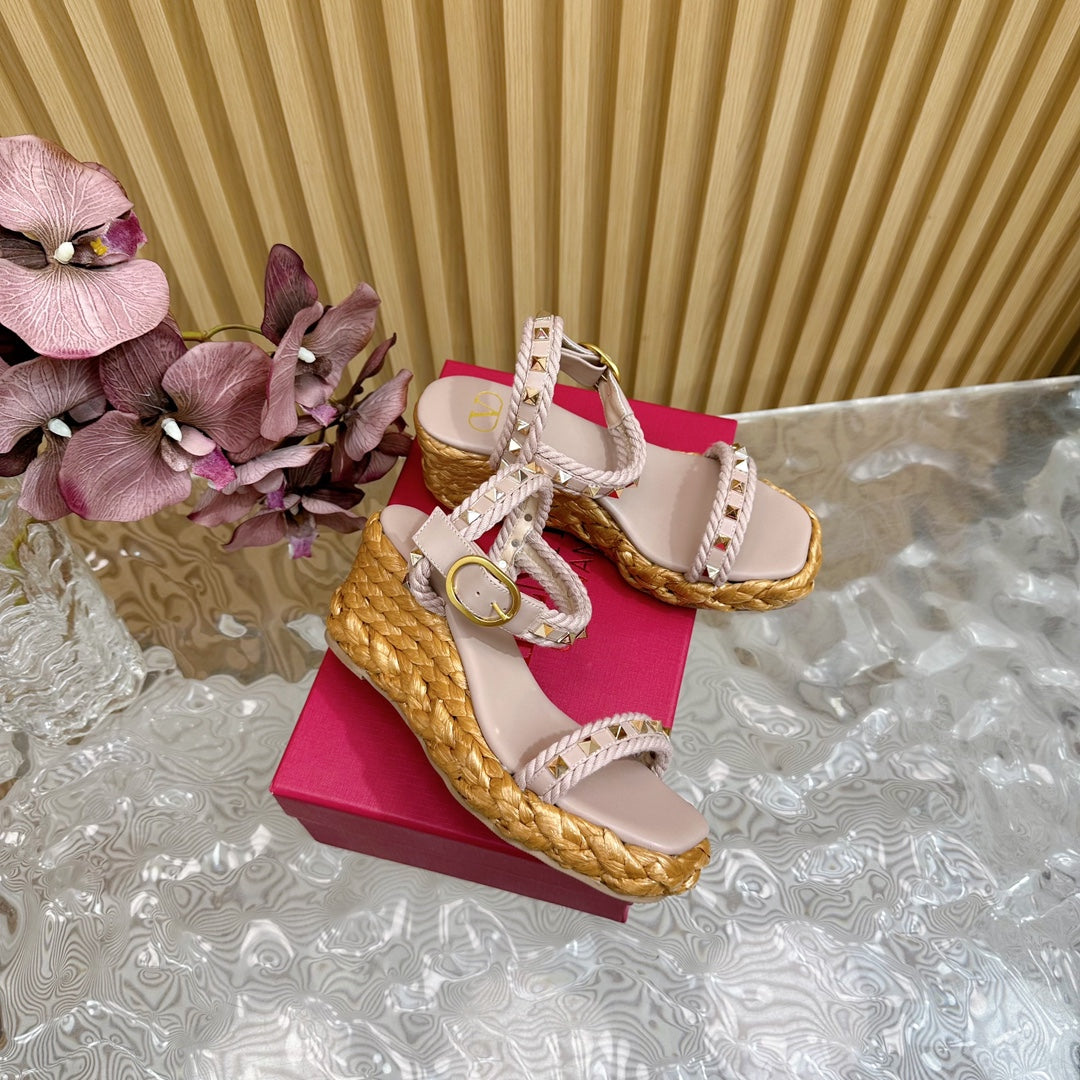 Rockstud Flatform Sandal 75mm In Rose Pink Calfskin And Raffia 102858