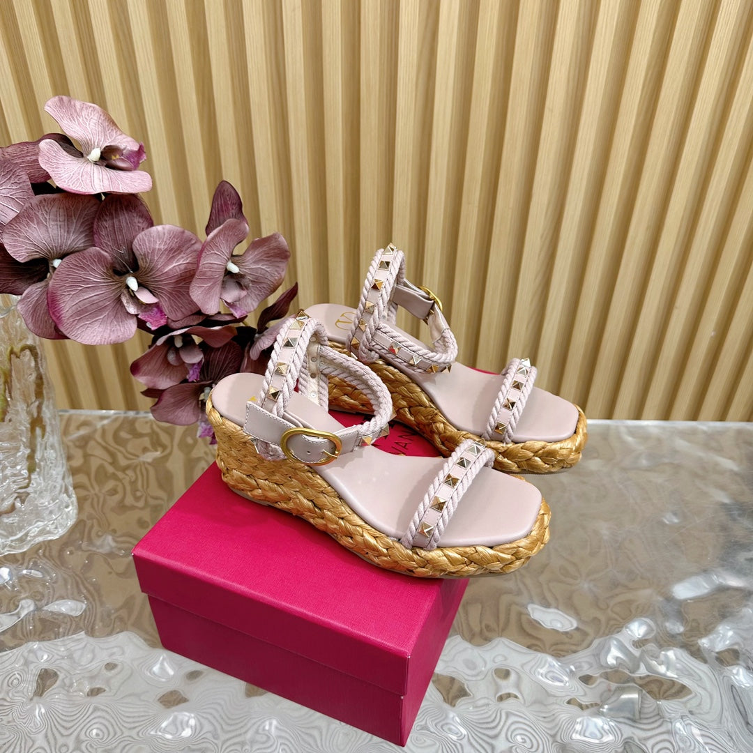 Rockstud Flatform Sandal 75mm In Rose Pink Calfskin And Raffia 102858
