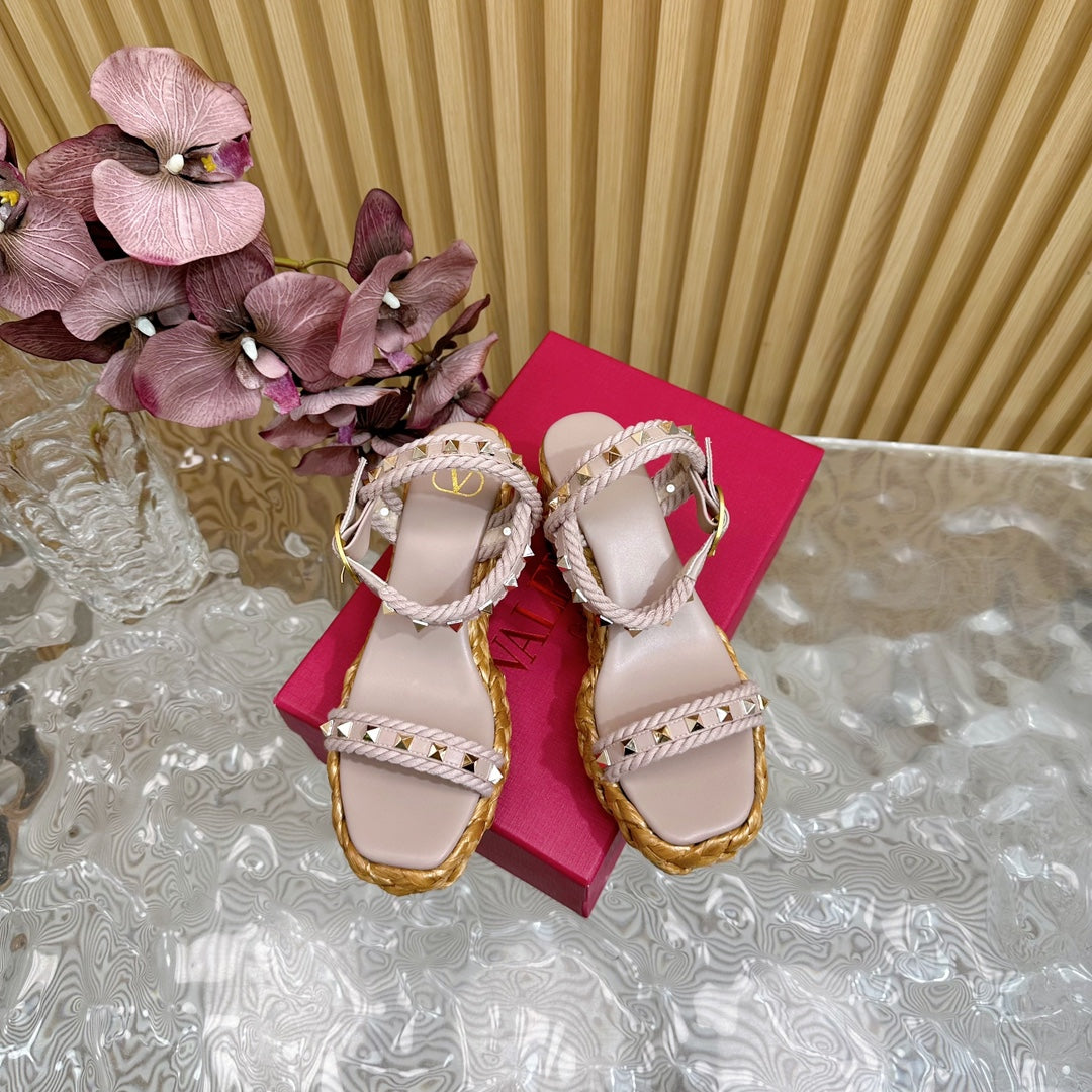Rockstud Flatform Sandal 75mm In Rose Pink Calfskin And Raffia 102858