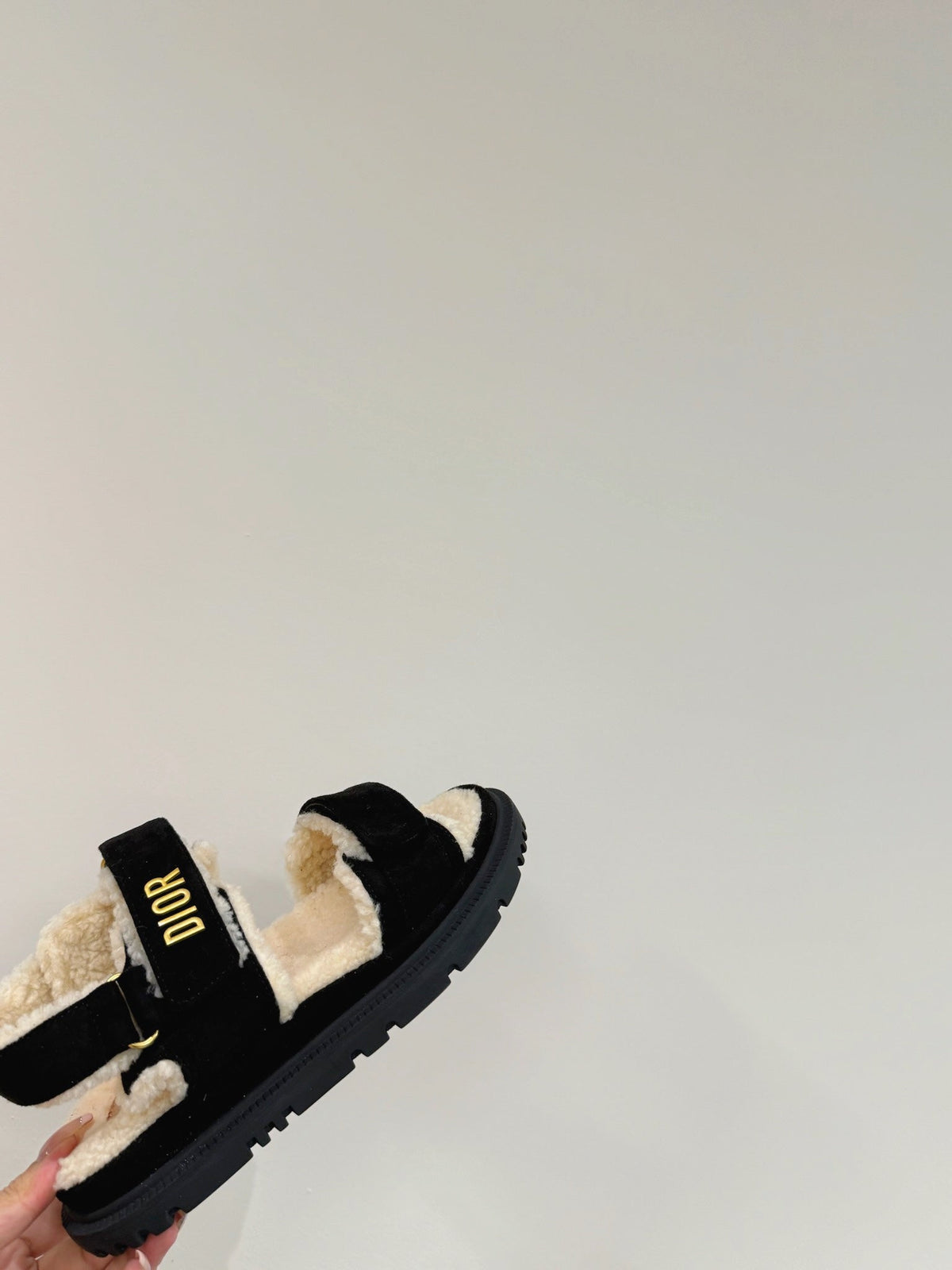Dioract Sandal In Black Suede And Wool Fleece Lining 109869