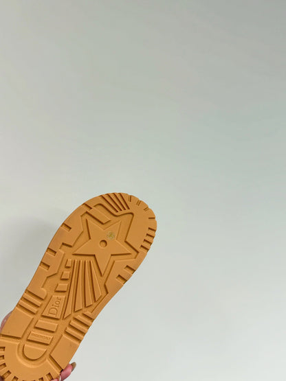 Dioract Sandal In Caramel Suede And Wool Fleece Lining 109871