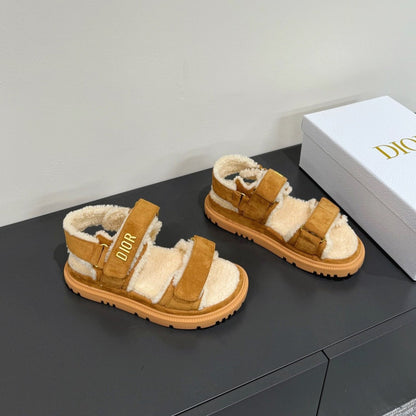 Dioract Sandal In Caramel Suede And Wool Fleece Lining 109871