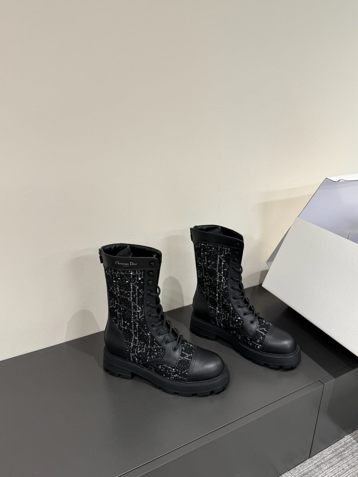 CD D-Unit Ankle Boot In Black Tweed And Cowhide 109609
