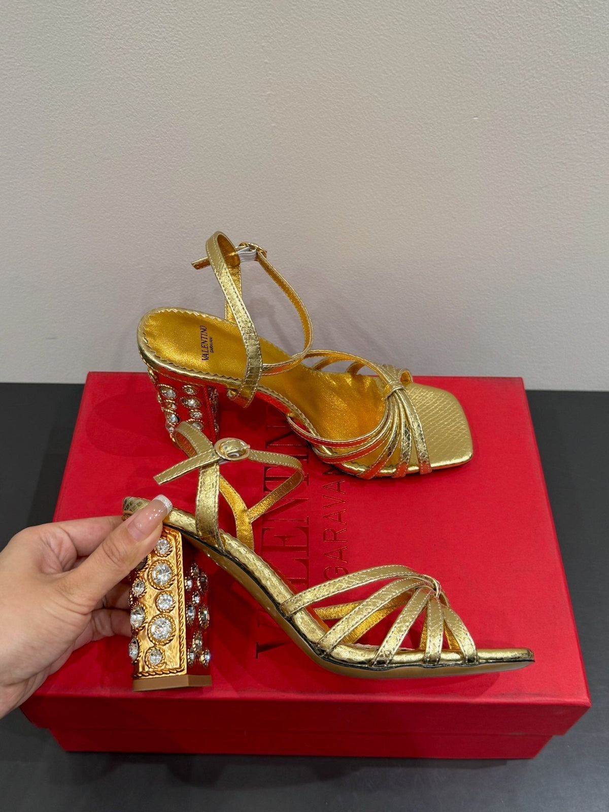 VT 25 Jewel Sandals Gold Cowhide