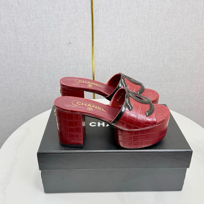 CC 26s Block Heel Sandals 10cm Red Crocodile-Embossed Calfskin