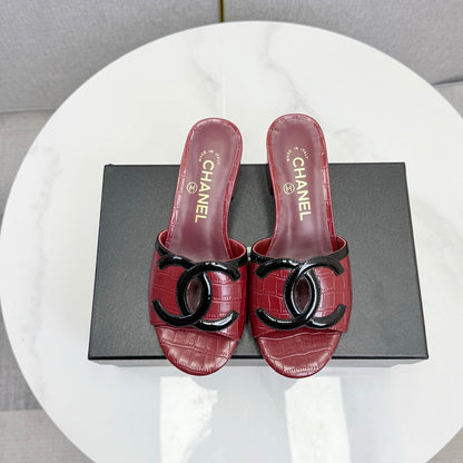 CC 26s Block Heel Sandals 4cm Red Crocodile-Embossed Calfskin