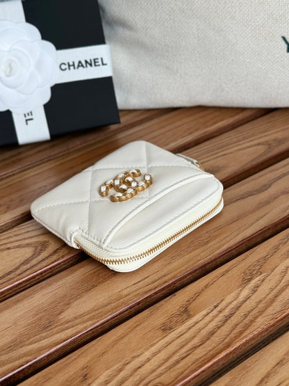 cc 19 zipped coin purse 11cm white lambskin gold hardware