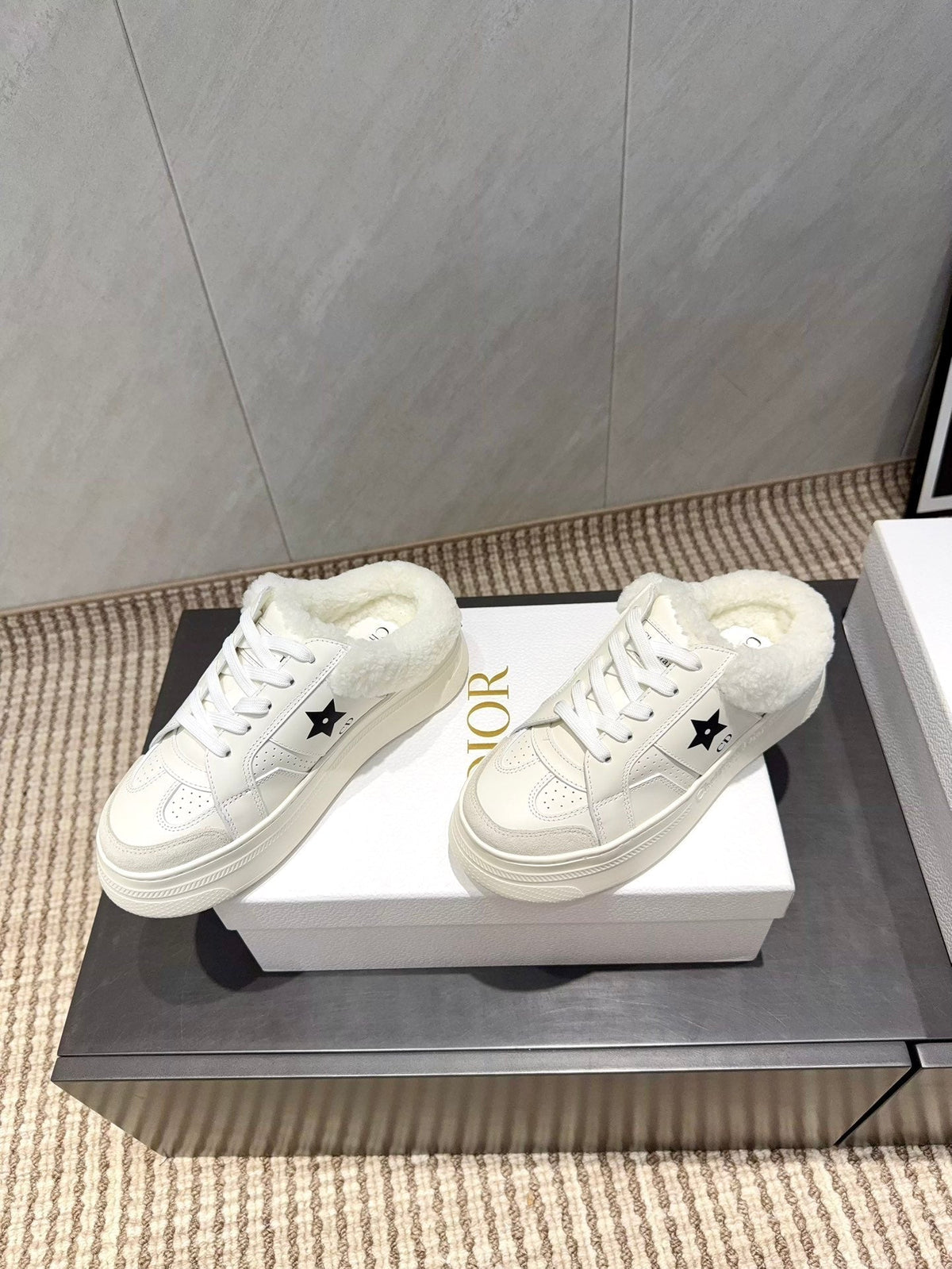 CD Star sneakers white cowhide wool 539688