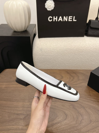 CC 26s Ballet Flat Black White Lambskin Patent Leather 915313