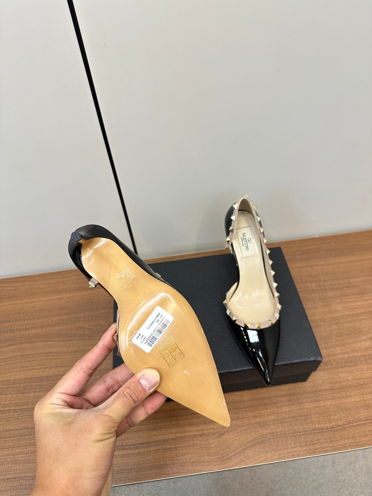 Valentino Black Rockstud D'Orsay Pumps 95mm Cowhide 989892