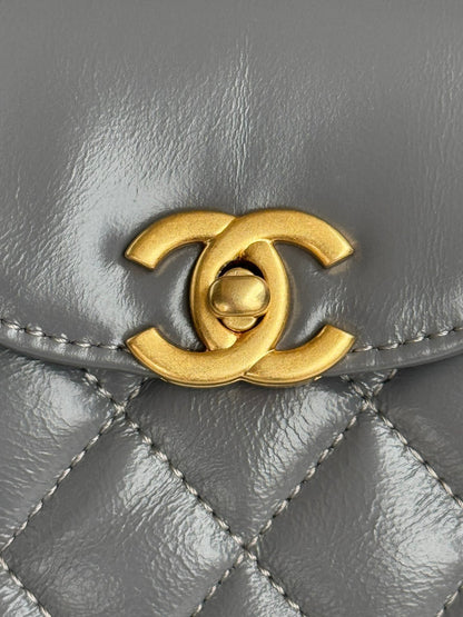 cc 24a nano 19cm kelly shopper bag smoke gray lambskin