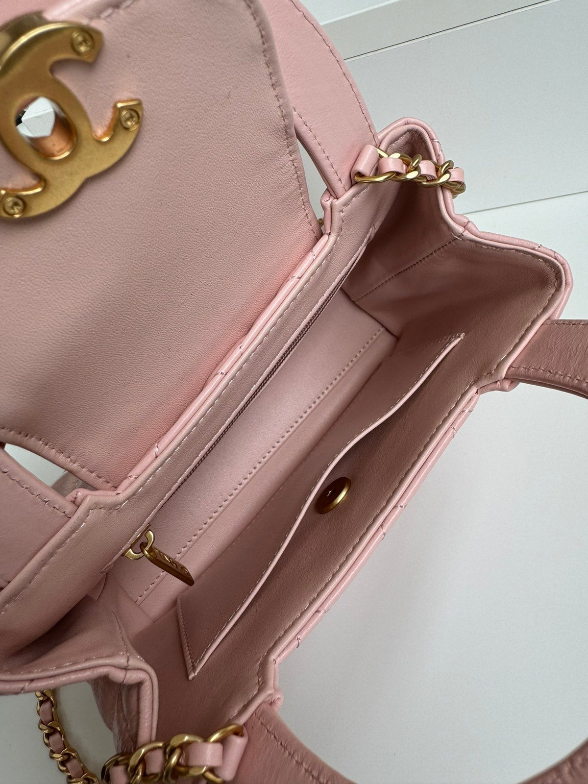 cc 24a nano 19cm kelly shopper bag pastel pink lambskin