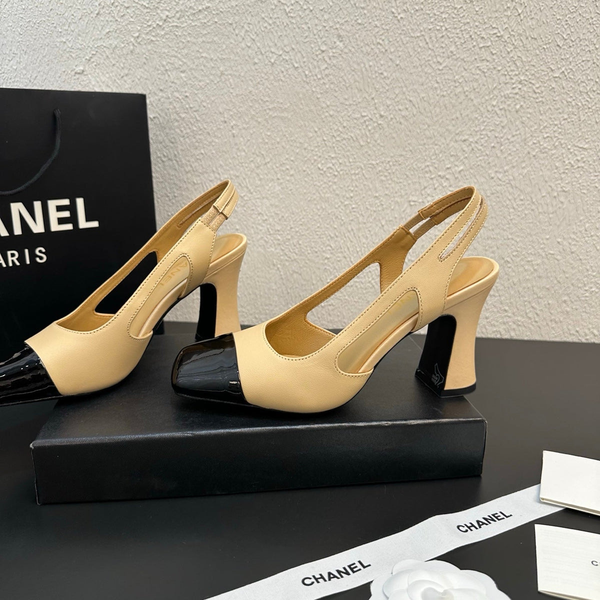 CC Slingback Block Heel Beige Black Leather 864113