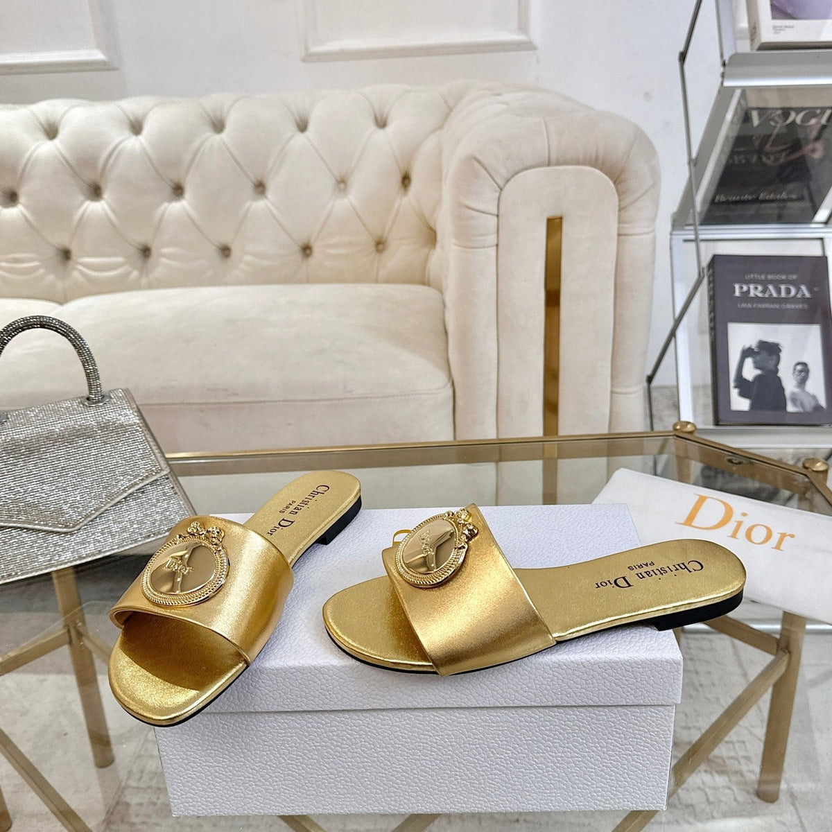 CD 26s Sandals Gold Leather 667116