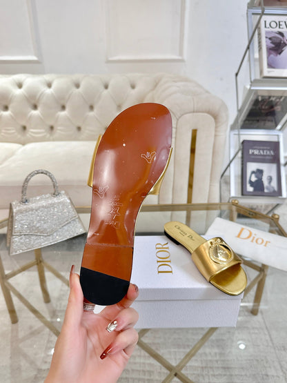 CD 26s Sandals Gold Leather 667116