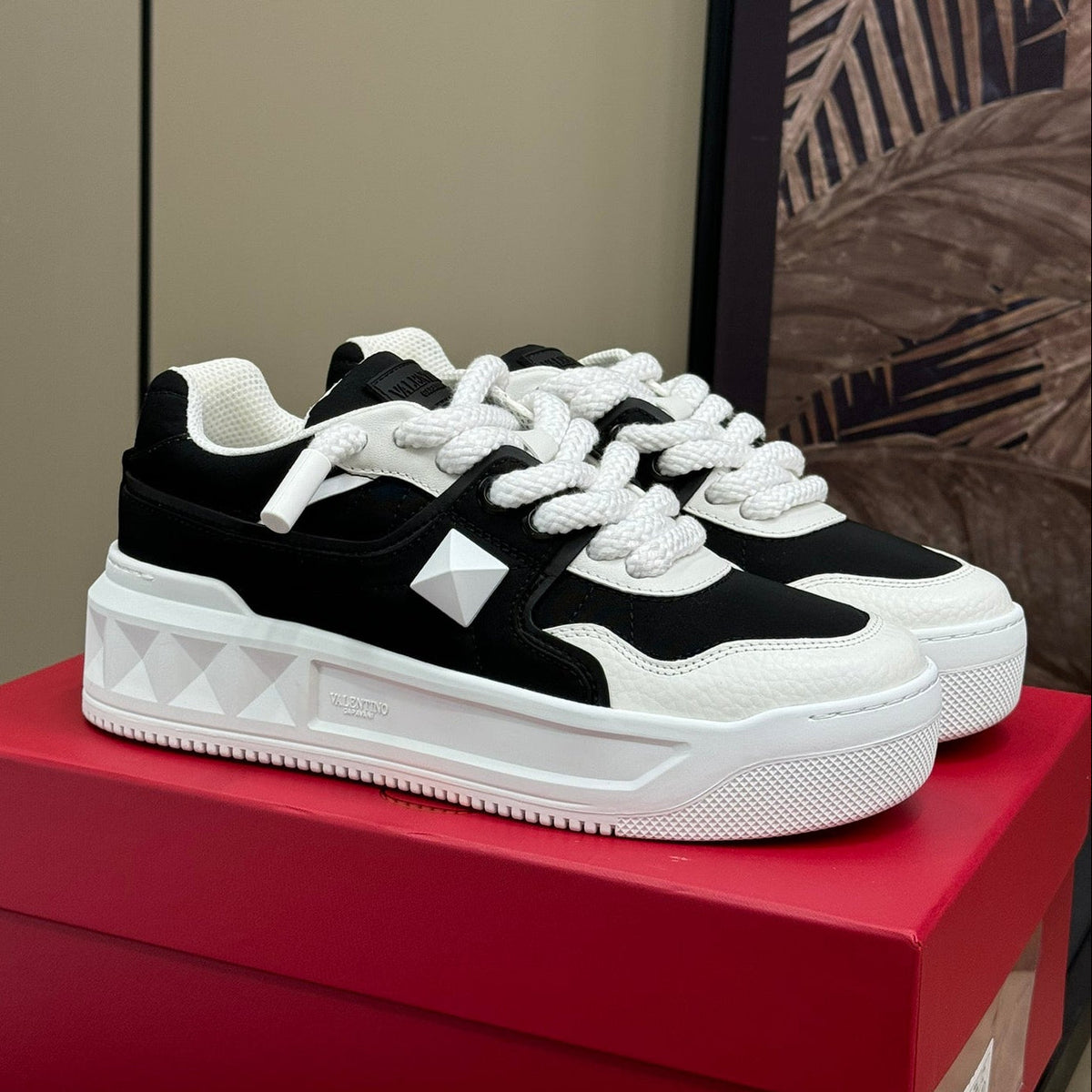 VT 2025 Sneakers Black White Cowhide 548580