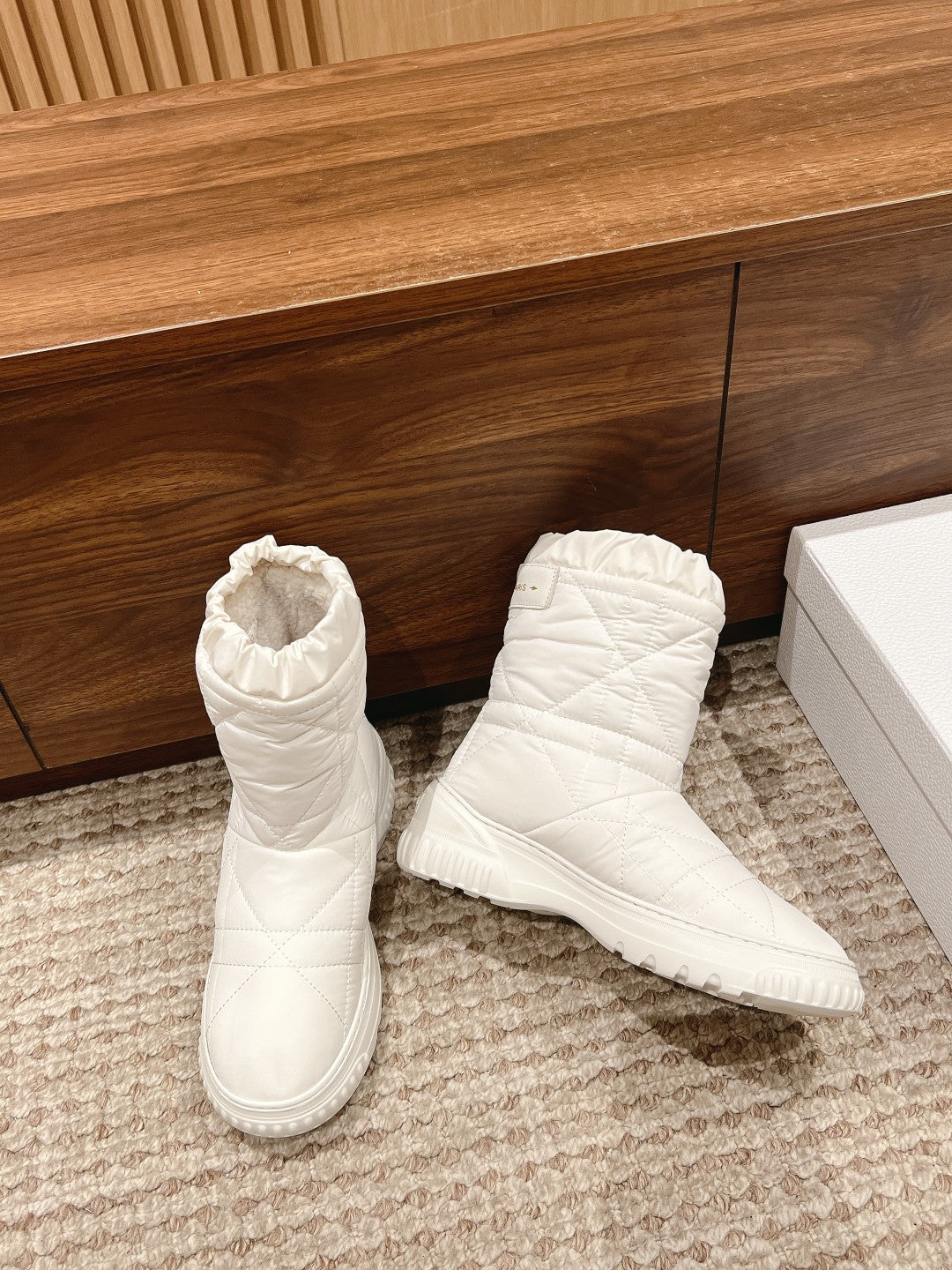 CD Ankle Boots White Quilted Windbreaker Fabric And Fleece