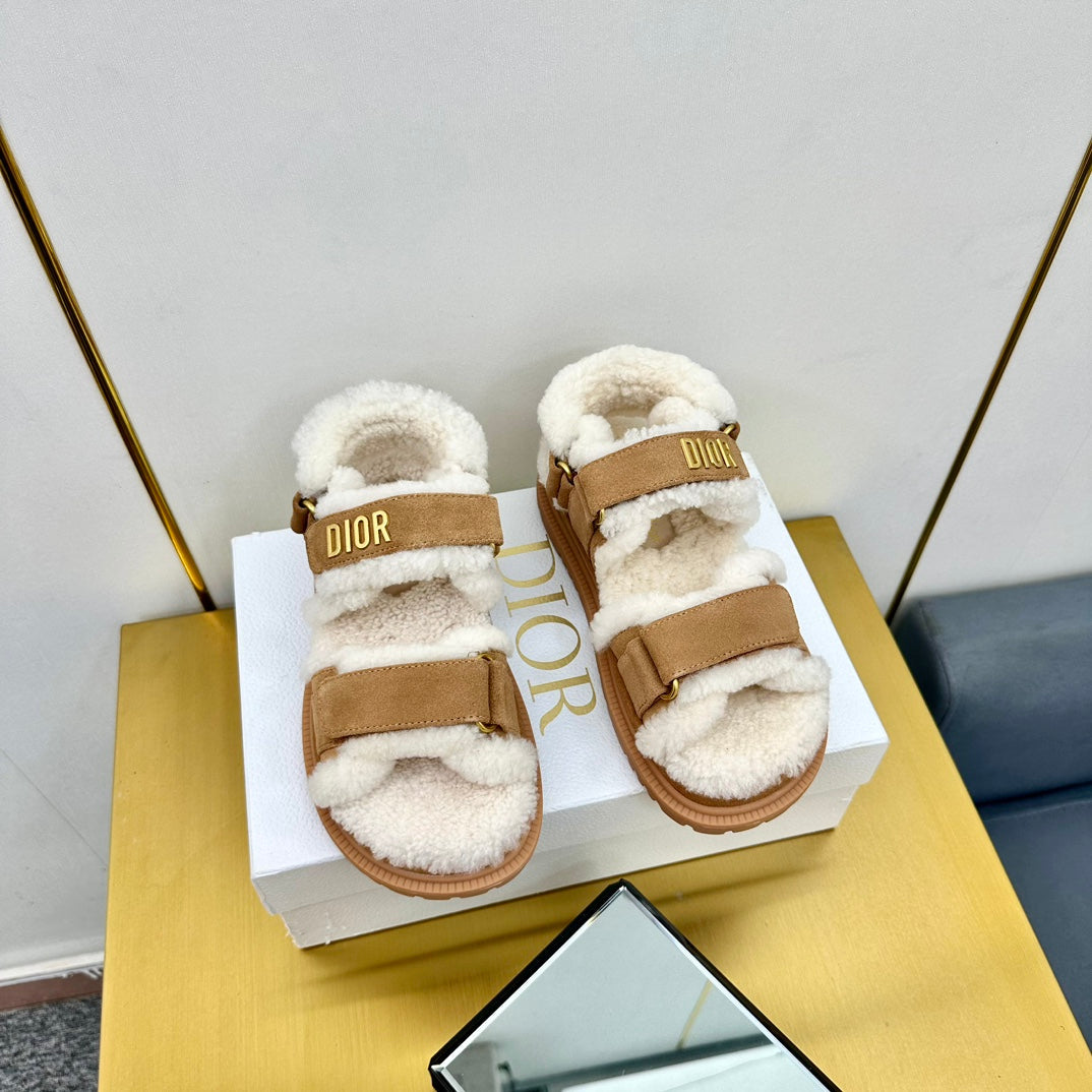 Dioract Sandal In Brown Suede And Wool Fleece Lining 111048
