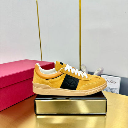 VT 26s Upvillage Sneakers Yellow Black Suede Leather 927027