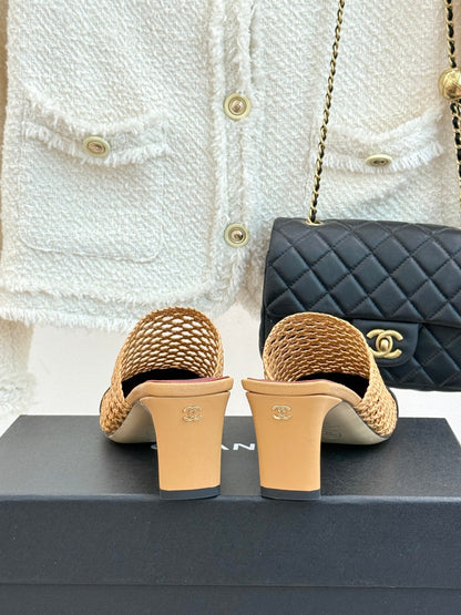 CC 26s Square-Toe Sandals Black Beige Distinct Woven 887979