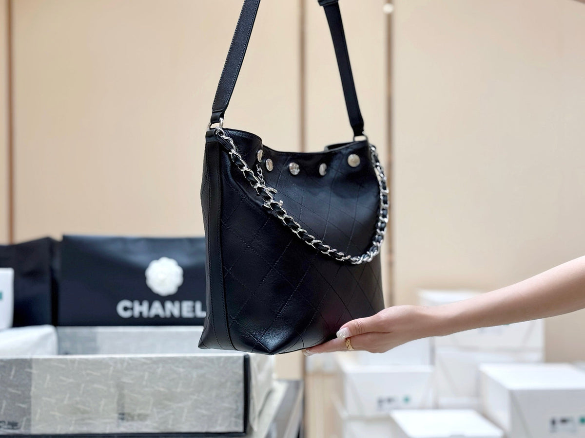 CC 2025 Bag 31cm Black Lambskin With Silver Chain 346394
