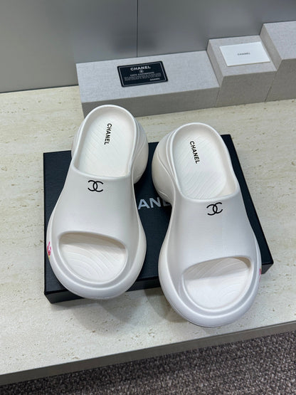 CC Platform Round Toe Open Toe Sandals White Rubber 830393