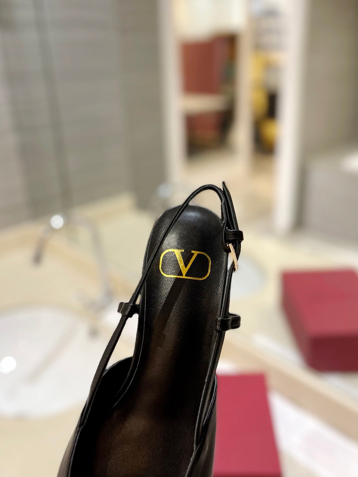 VLOGO BLACK LEATHER SLINGBACK FLATS