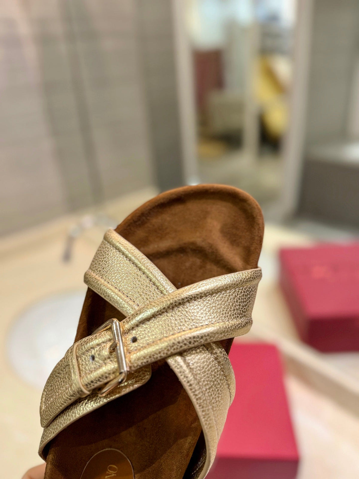 CROSSOVER - STRAP GOLD CALFSKIN SLIDE