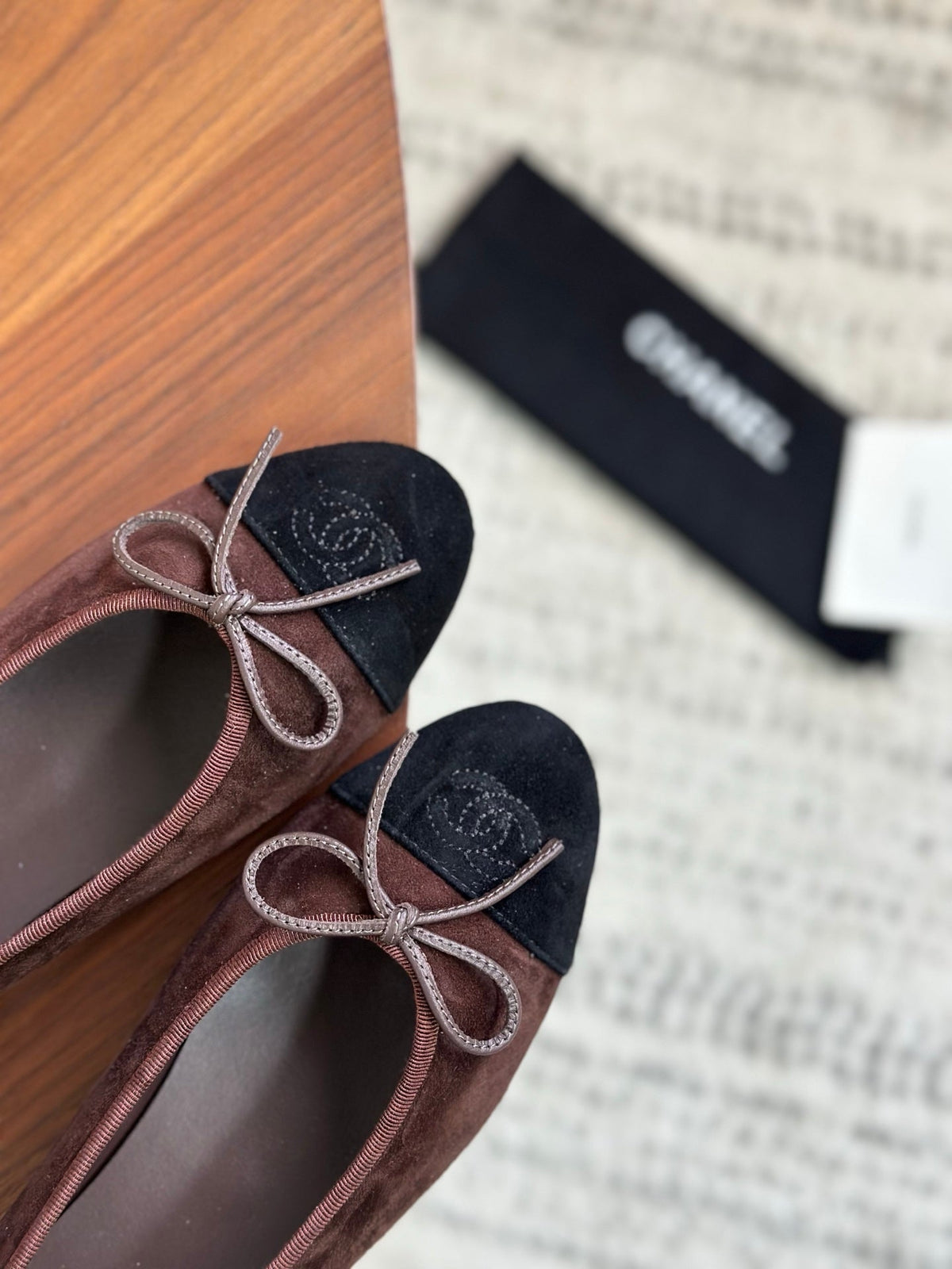 CC 26s Ballet Flat Black Coffee Suede 938189
