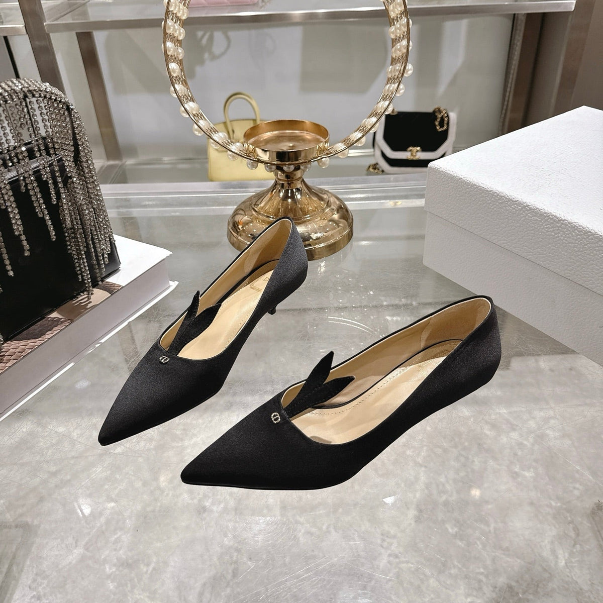 CD 26 Pump 35mm Black Silk Satin 592204