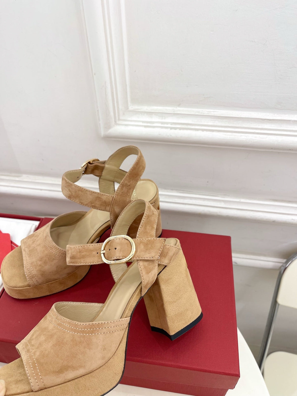 VT Garavani 25 Platform Beige Suede 330966